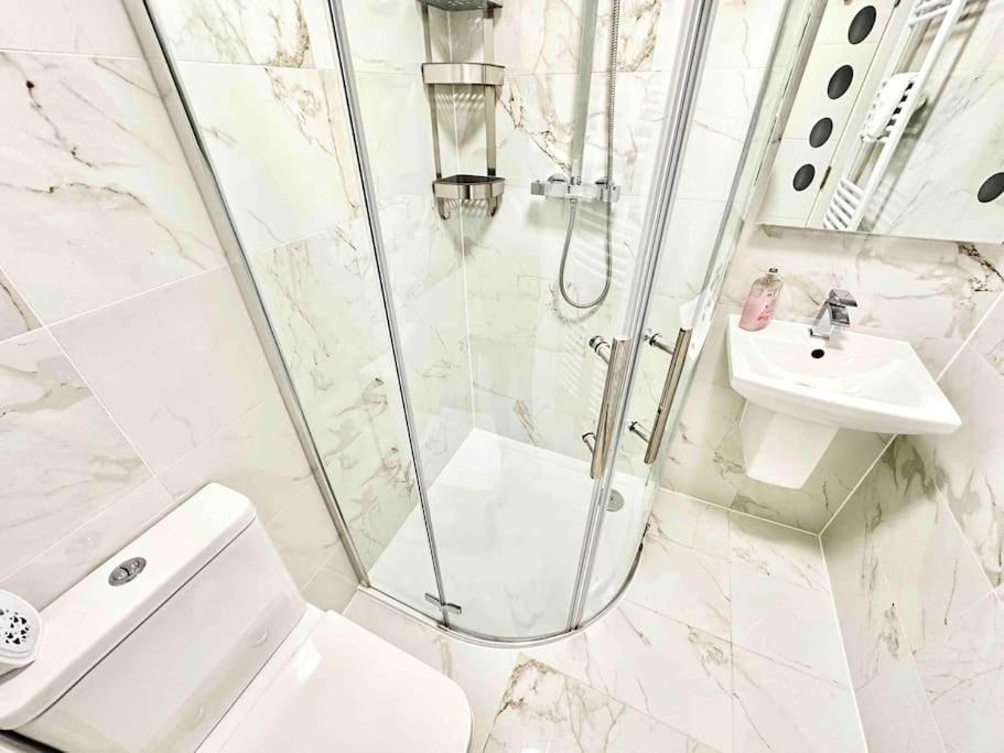 Paradigm House, Stunning 2-Bedroom Apartment 1, Free Parking, Оксфорд Екстер'єр фото